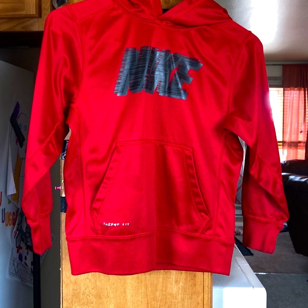 NIKE BOYS SWEATER